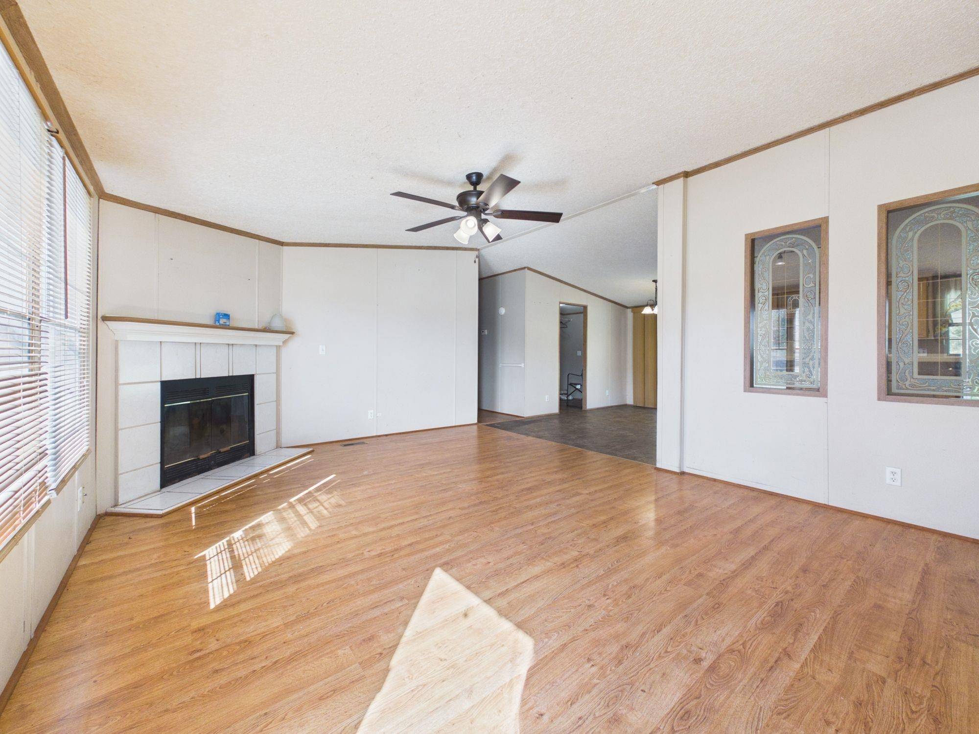 2102 E Winchester St, Wichita, KS 67216