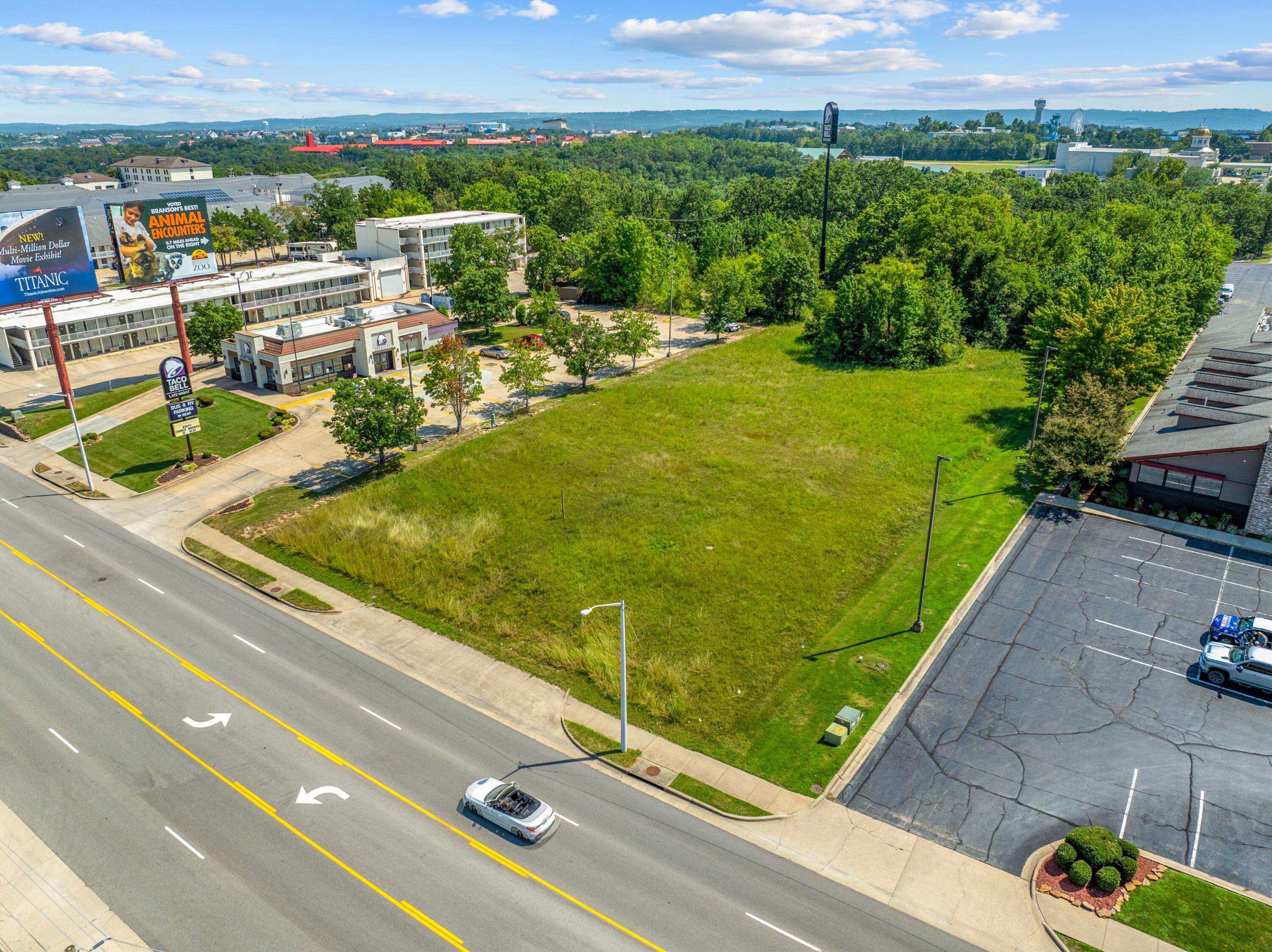 3330 Shepherd Of The Hills EXPY, Branson, MO 65616