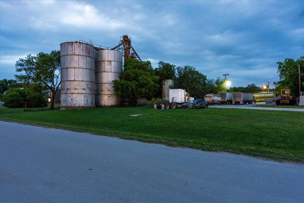 201 W Godley Avenue, Godley, TX 76044