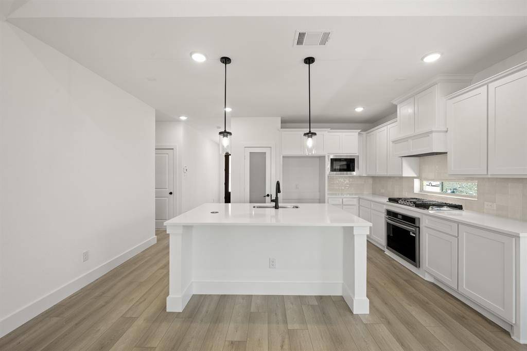 3549 Ironwood Street, Midlothian, TX 76065