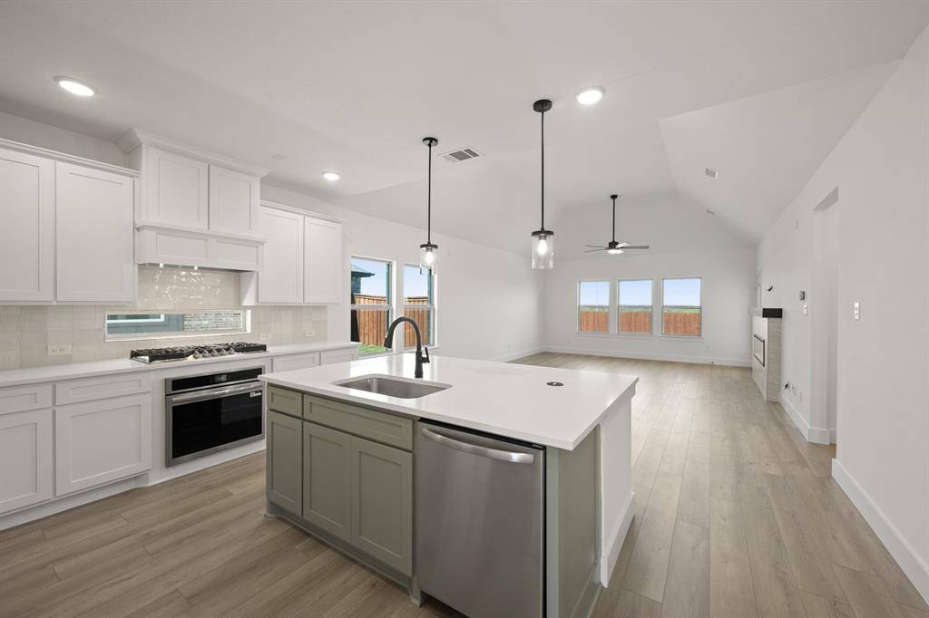 3549 Ironwood Street, Midlothian, TX 76065