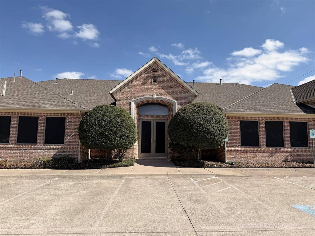 5208 Village Creek Drive #B, Plano, TX 75093