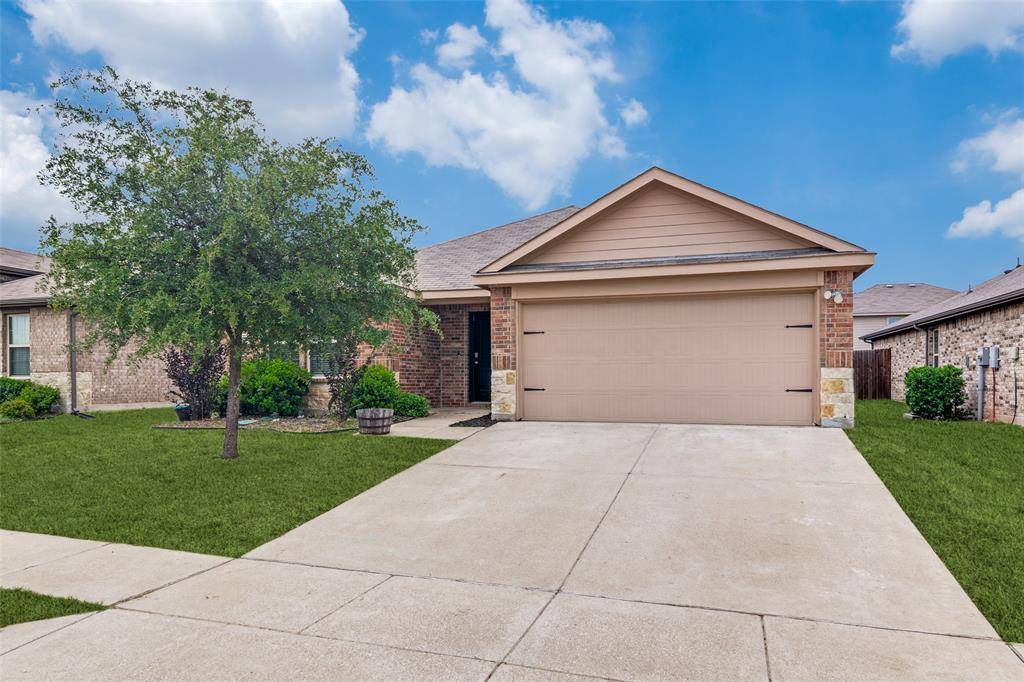 877 Darst Drive, Fate, TX 75189