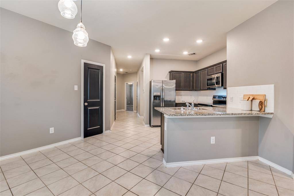 877 Darst Drive, Fate, TX 75189