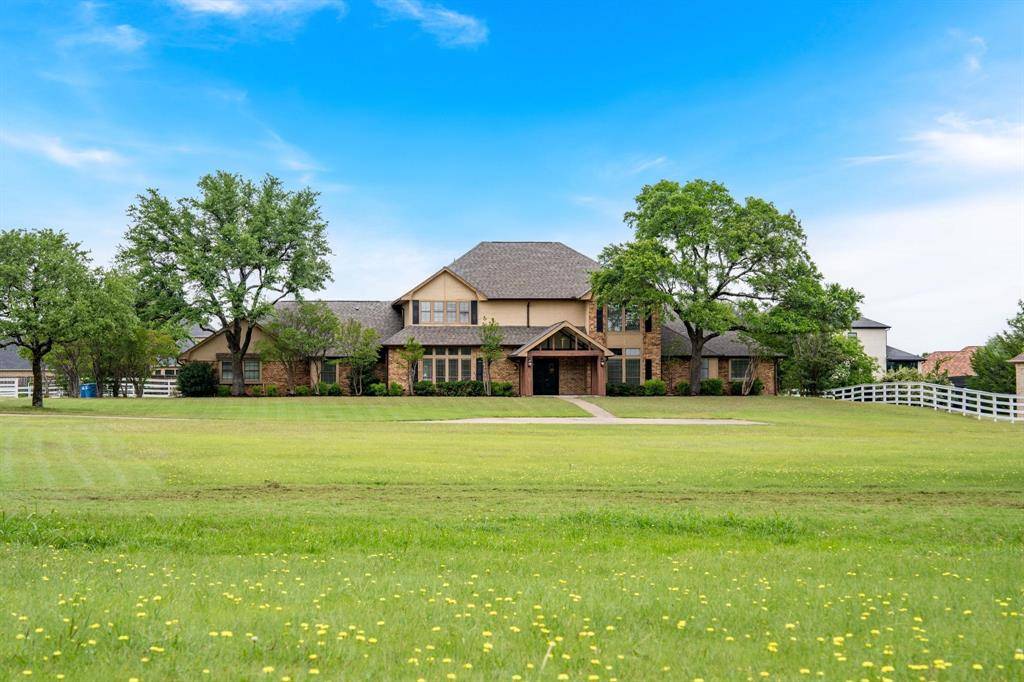 915 W Pleasant Run Road, Desoto, TX 75115