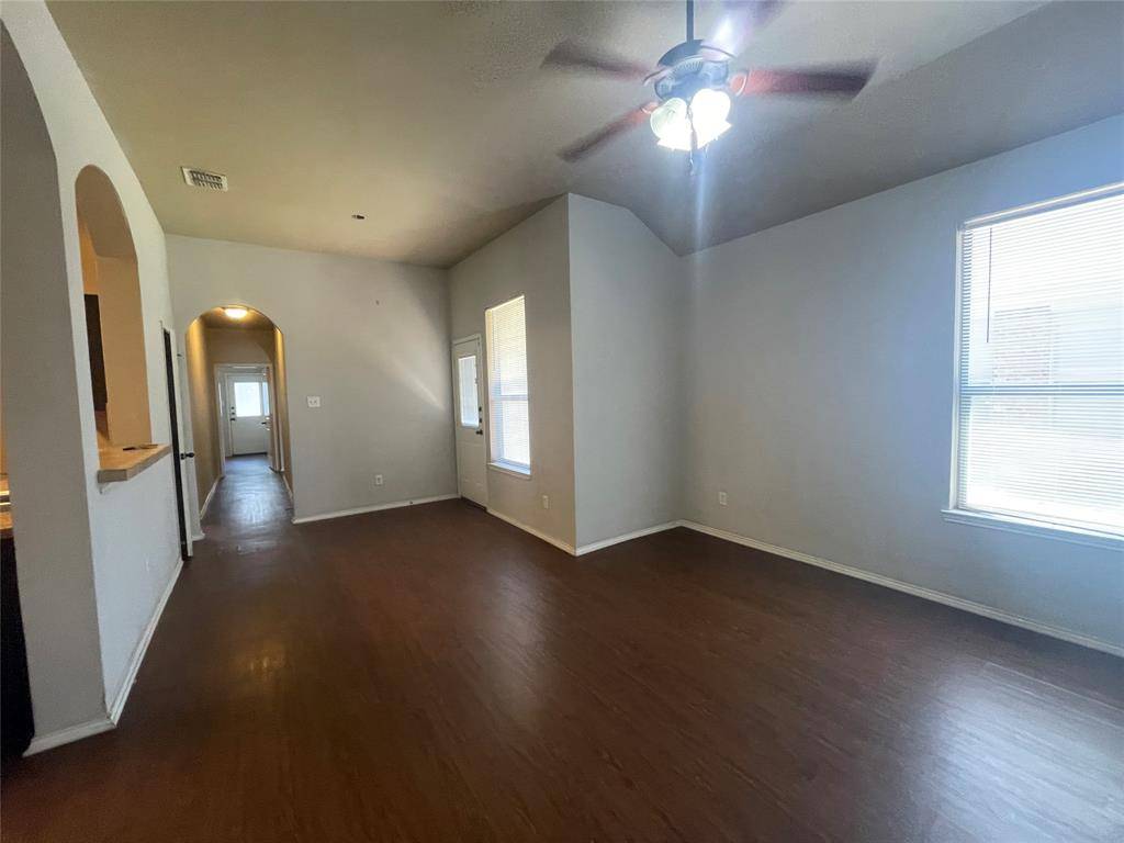 1432 Ravenwood Drive, Mansfield, TX 76063