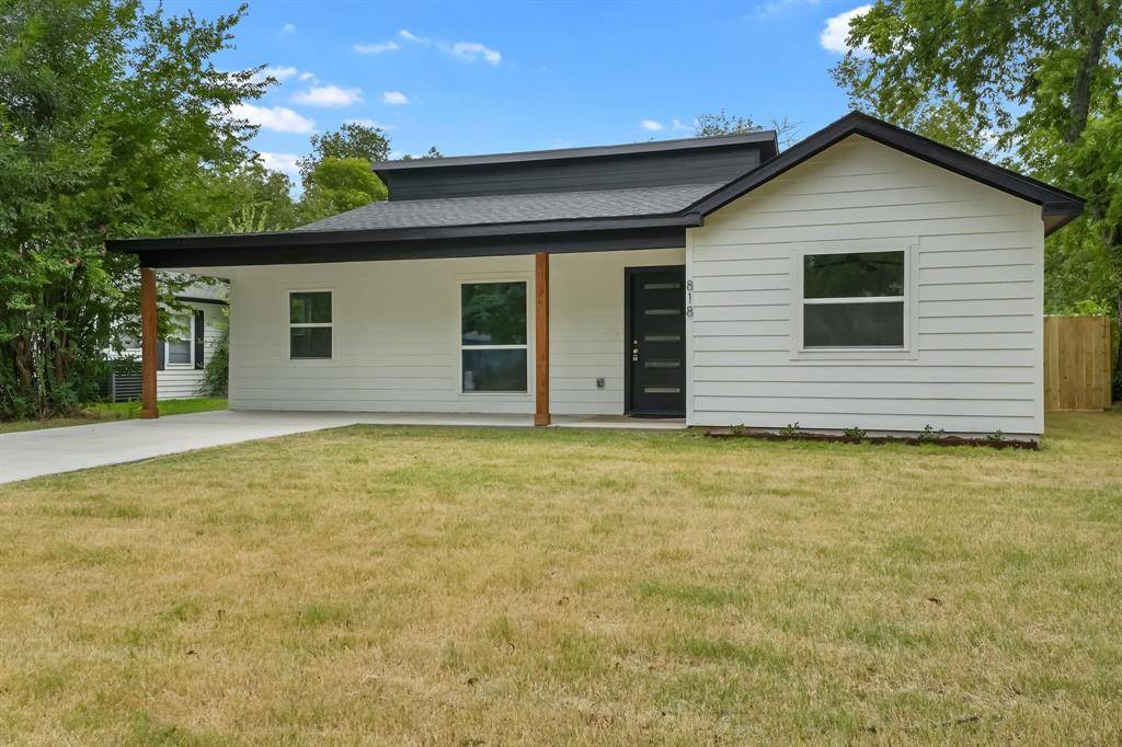 818 Chickasaw Trace, Grand Prairie, TX 75051