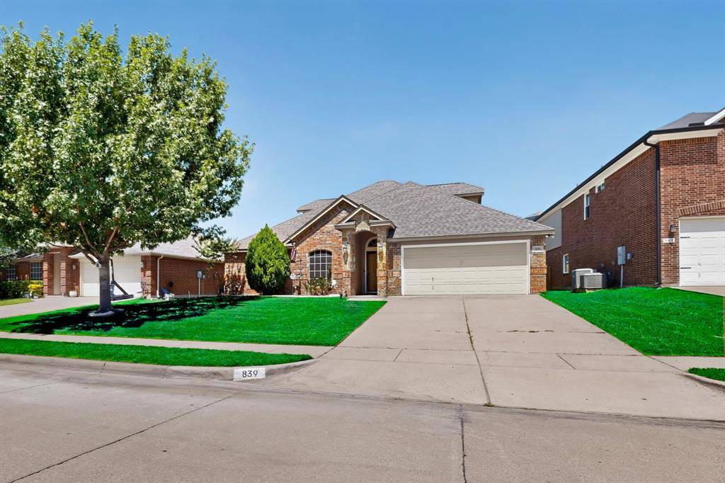 839 Evergreen Lane, Burleson, TX 76028