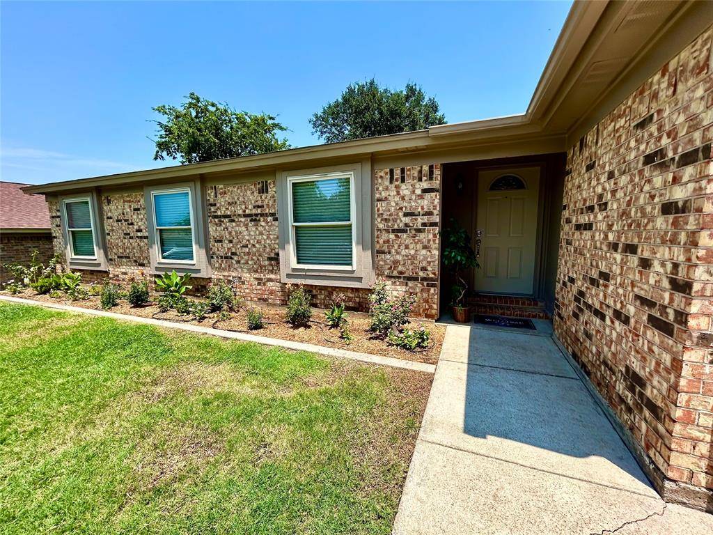 6933 Wicks Trail, Fort Worth, TX 76133