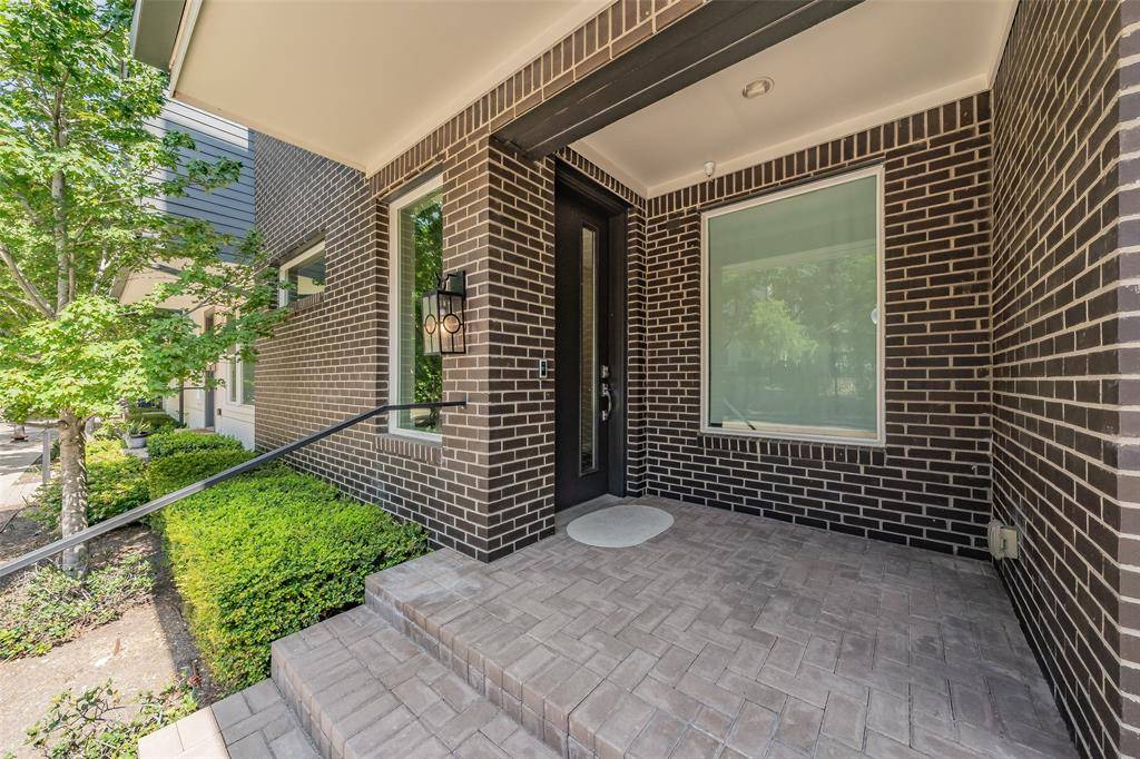 381 E Greenbriar Lane #804, Dallas, TX 75203