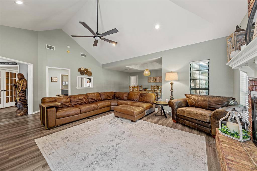 9605 Oak Springs Drive, Woodway, TX 76712
