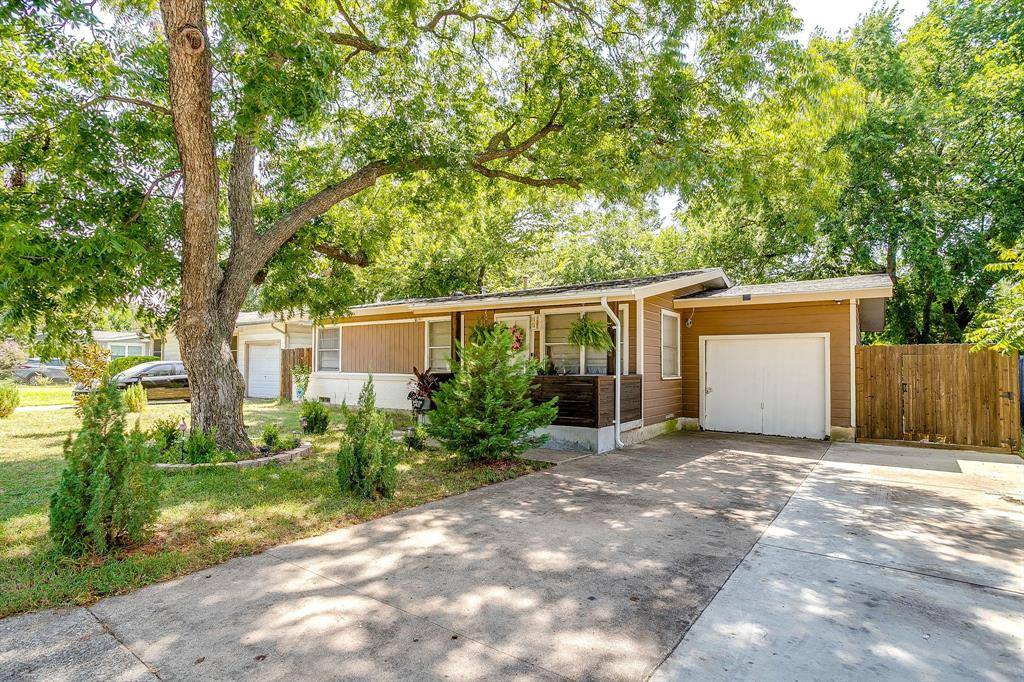 702 Lombardy Lane, Arlington, TX 76013