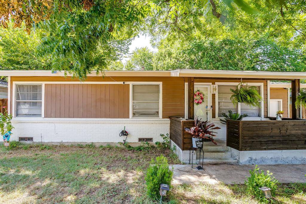 702 Lombardy Lane, Arlington, TX 76013