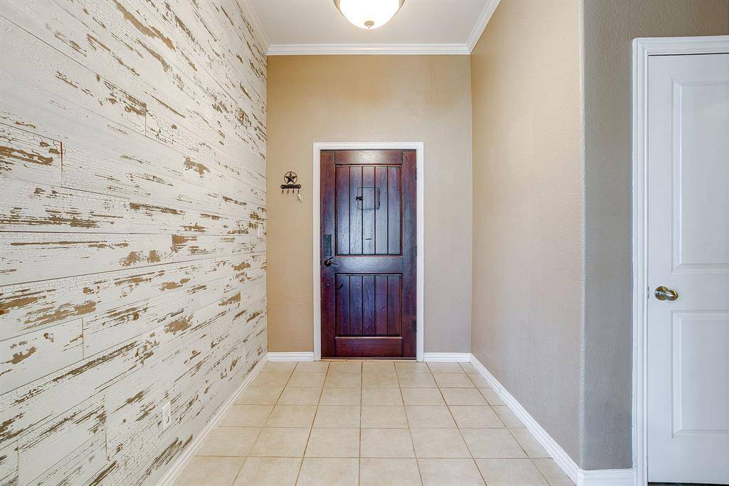 120 Pleasant Run, Reno, TX 76020