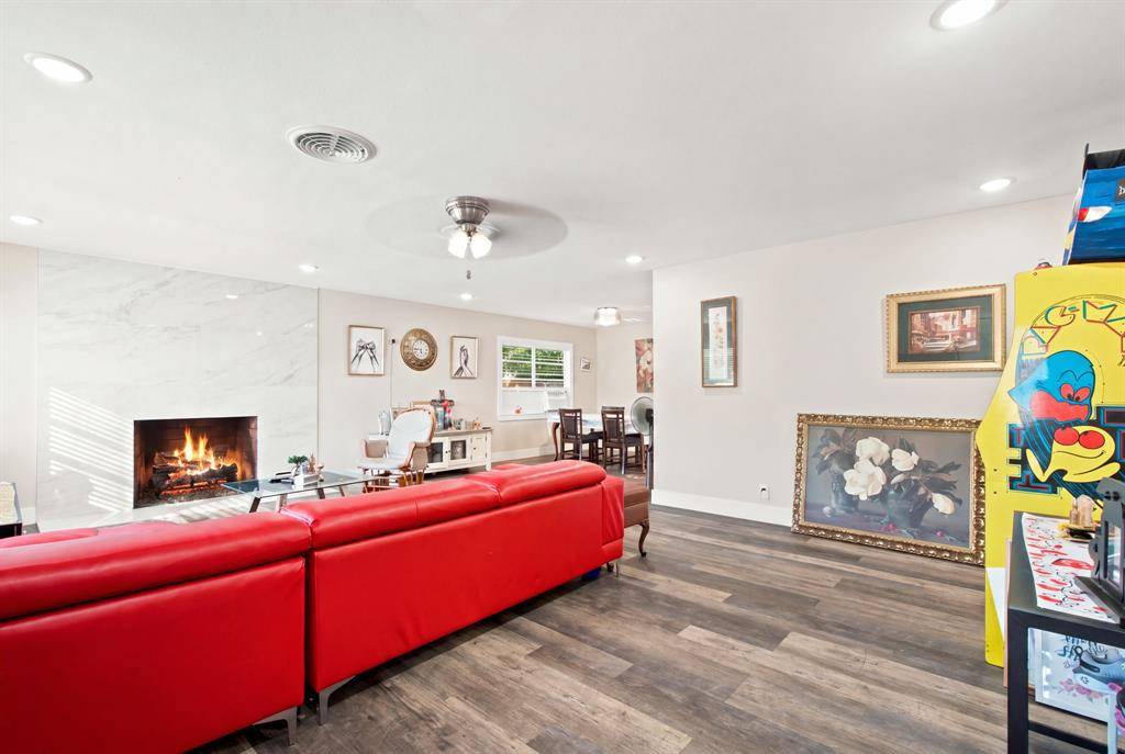 109 W 11th Street, Irving, TX 75060
