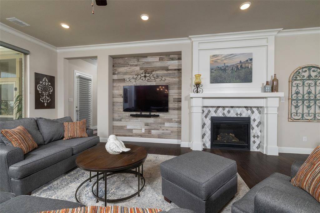2009 Prairie Holly Lane, Fort Worth, TX 76008