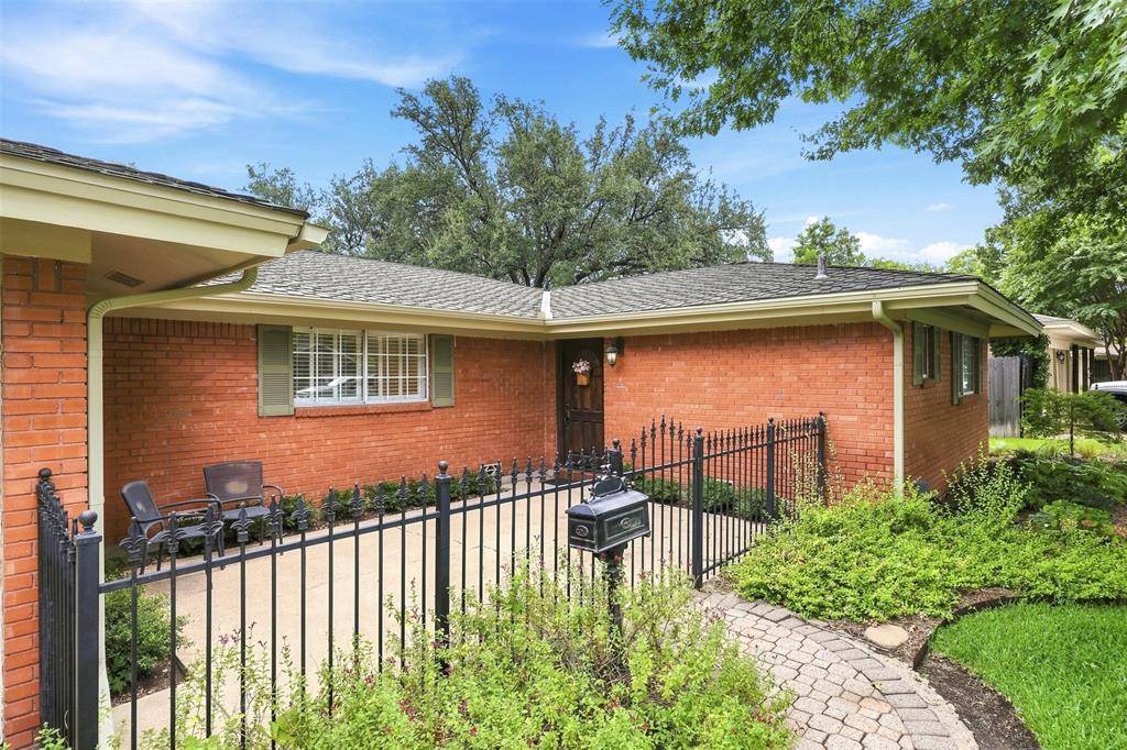 4236 Whitfield Avenue, Fort Worth, TX 76109