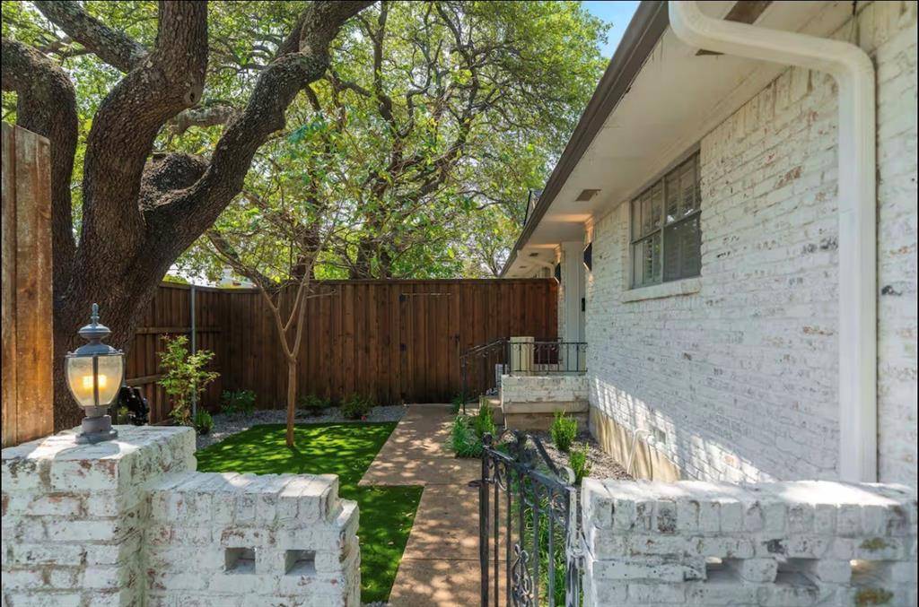 9003 Villa Park Circle, Dallas, TX 75225