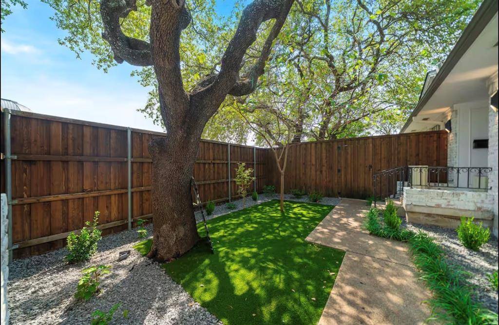 9003 Villa Park Circle, Dallas, TX 75225