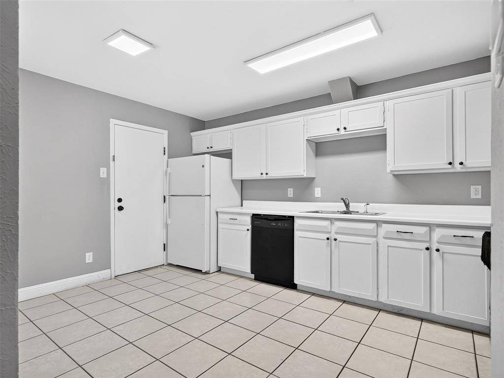 817 Pebble Beach Drive, Garland, TX 75043