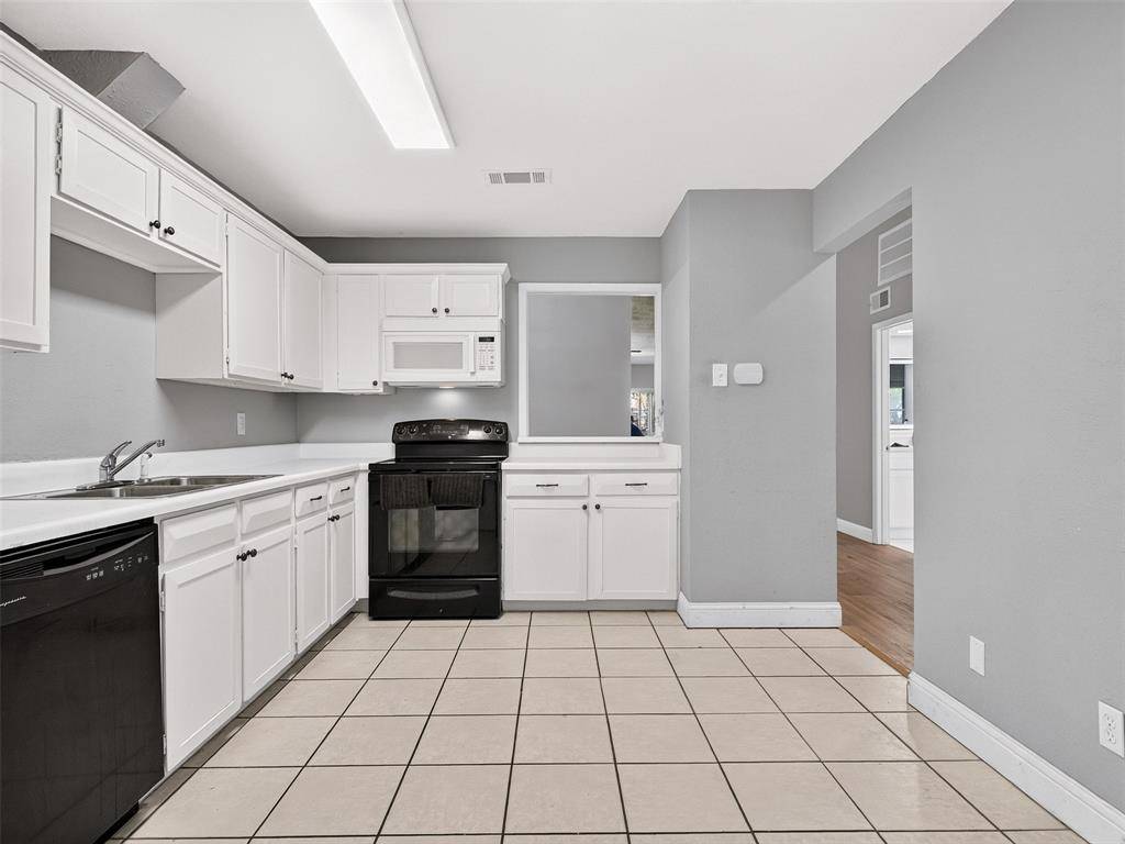 817 Pebble Beach Drive, Garland, TX 75043