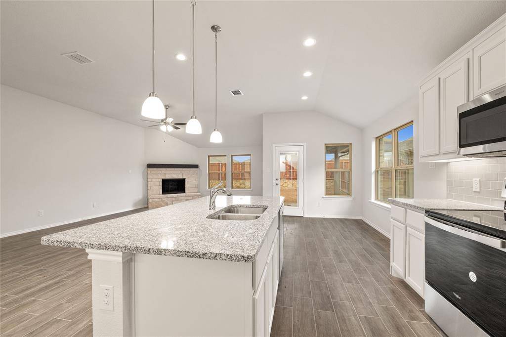 635 Frio Lane, Aubrey, TX 76227