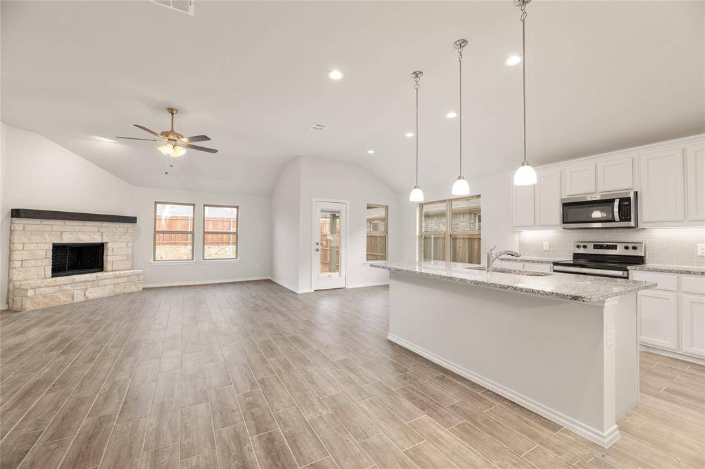 635 Frio Lane, Aubrey, TX 76227