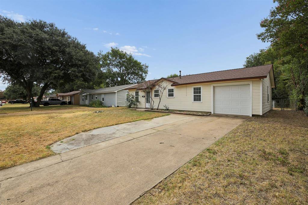 117 Tarrant Drive, Euless, TX 76039