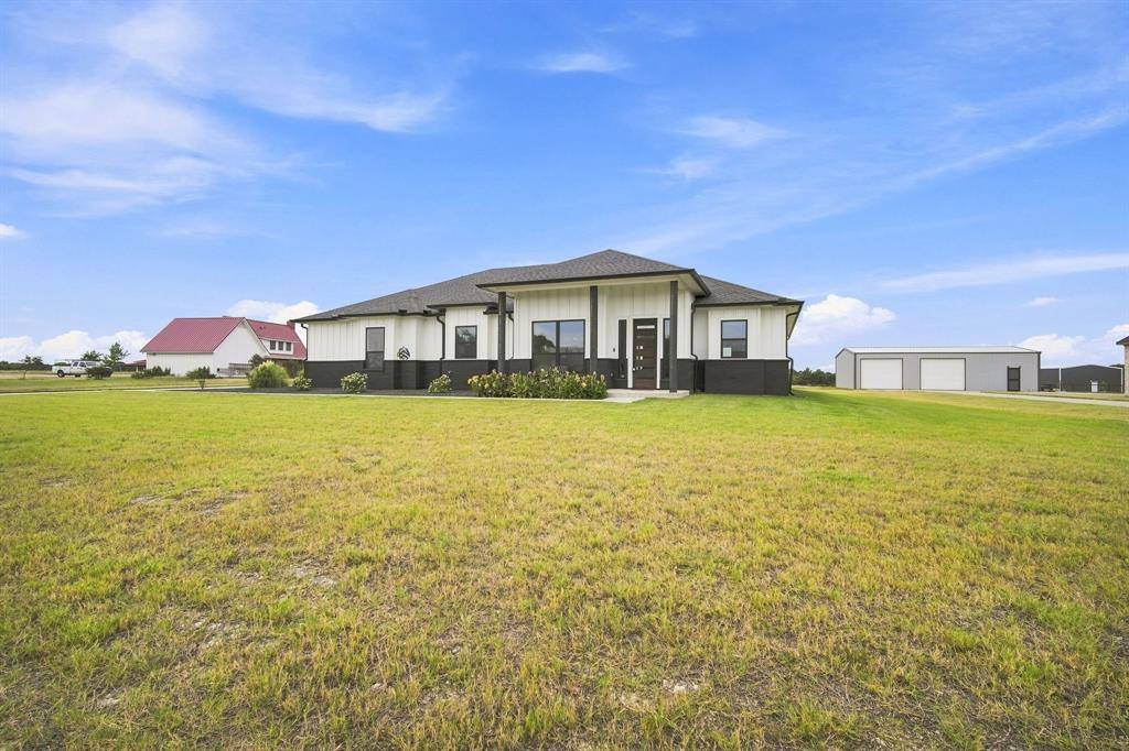 140 Lone Elm Road, Waxahachie, TX 75167