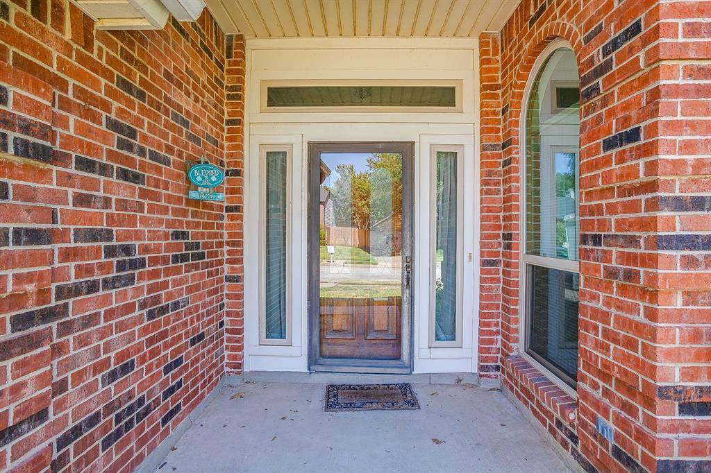 2049 Wedgewood Drive, Grapevine, TX 76051
