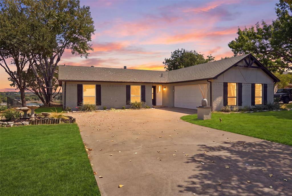5123 Fairway Circle, Granbury, TX 76049