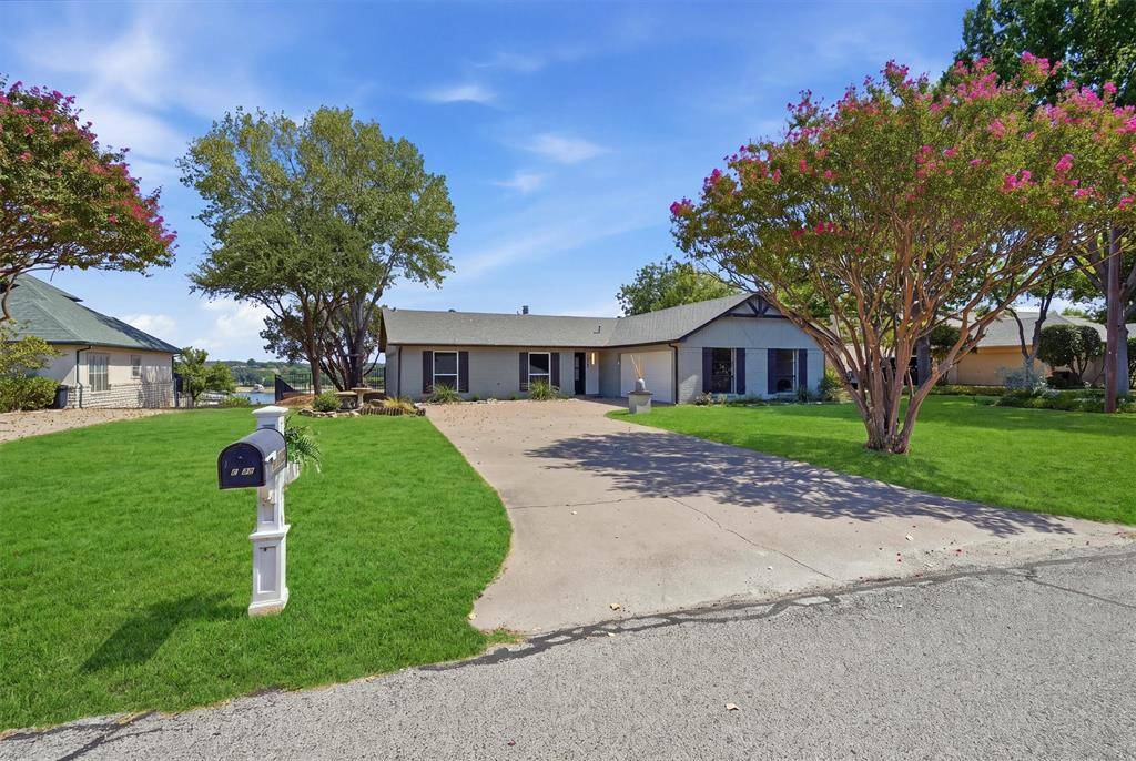 5123 Fairway Circle, Granbury, TX 76049