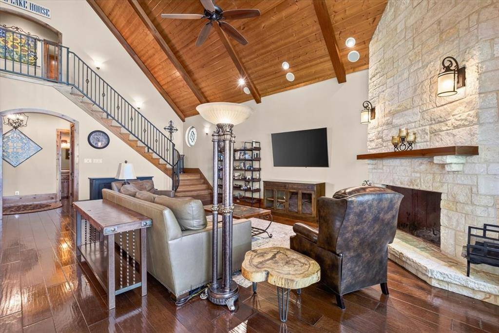 117 Arrowhead Way, Mabank, TX 75156