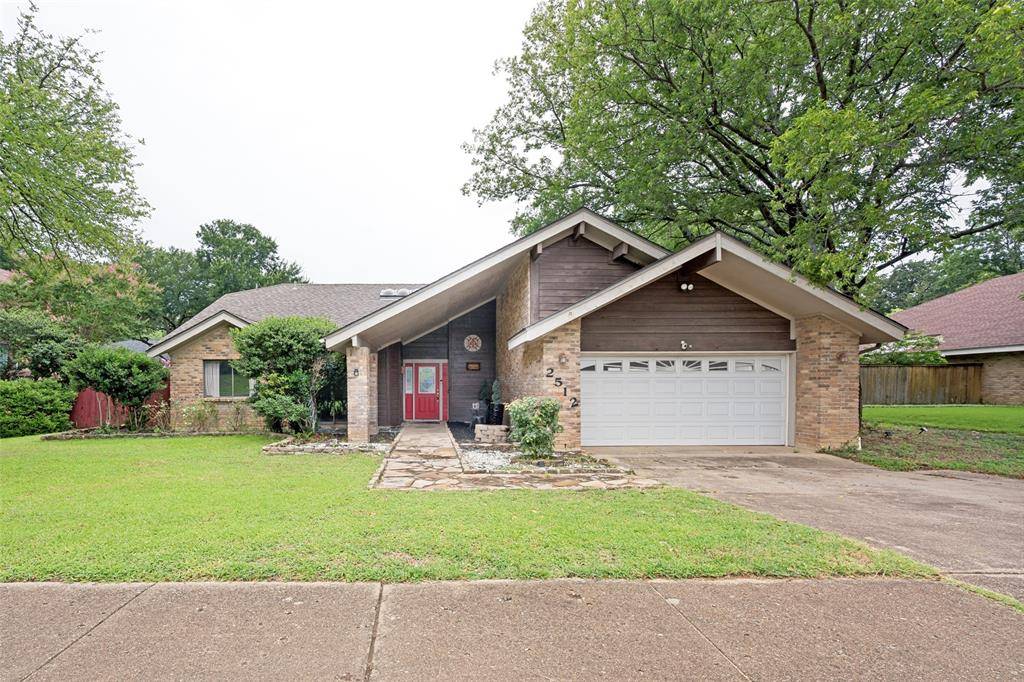 2512 Winding Hollow Lane, Arlington, TX 76006