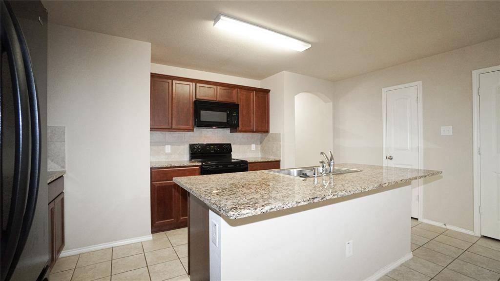 2520 Saldana Drive, Fate, TX 75189