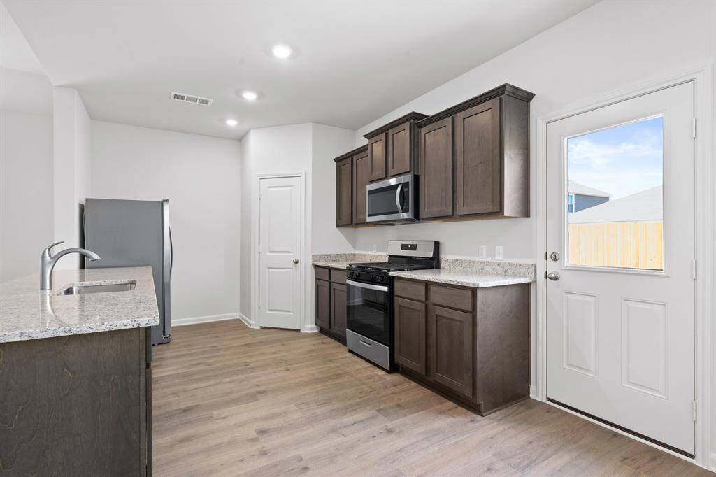 9672 Stranton Drive, Fort Worth, TX 76140