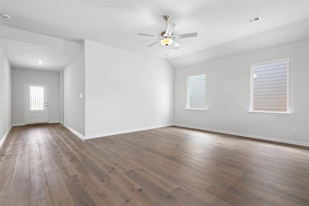 9672 Stranton Drive, Fort Worth, TX 76140
