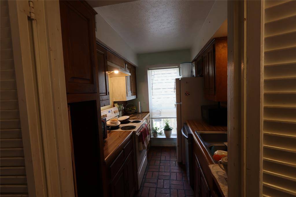 900 S Weatherred Drive #900F, Richardson, TX 75080