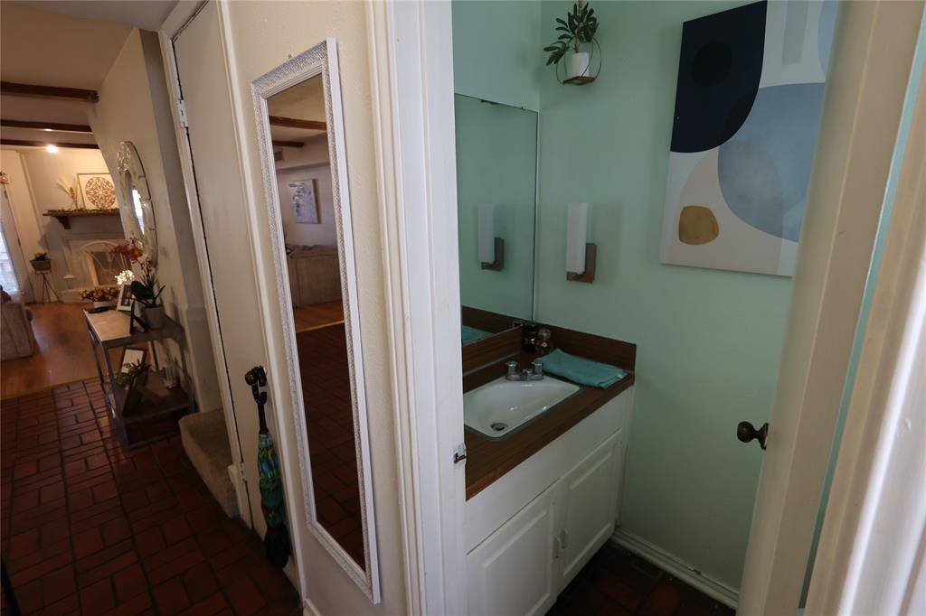 900 S Weatherred Drive #900F, Richardson, TX 75080