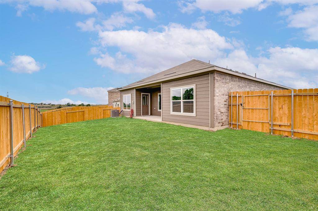 305 Revolution Drive, Venus, TX 76084