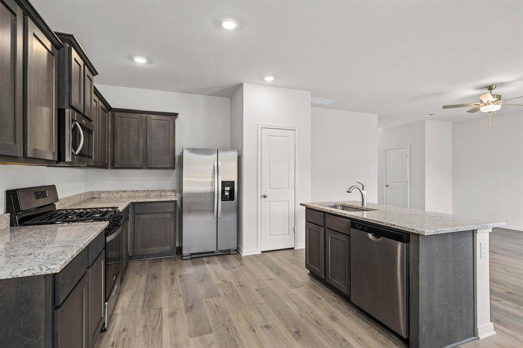 313 Revolution Drive, Venus, TX 76084