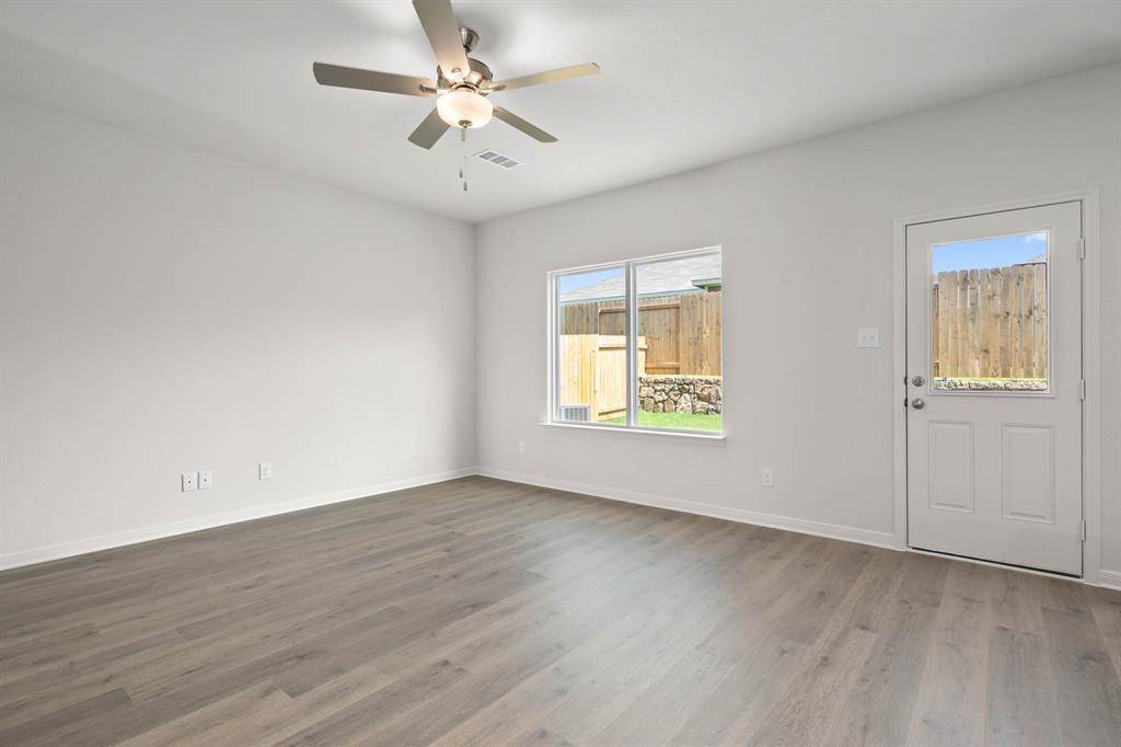313 Revolution Drive, Venus, TX 76084