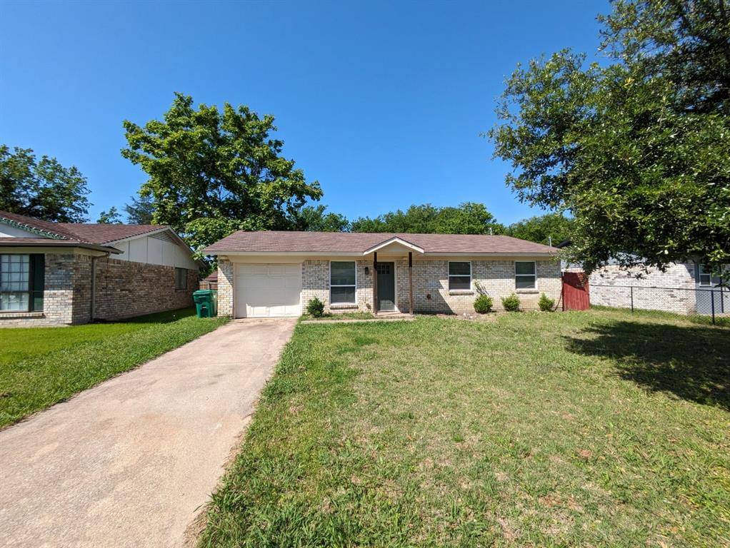401 Redbud Lane, Wilmer, TX 75172