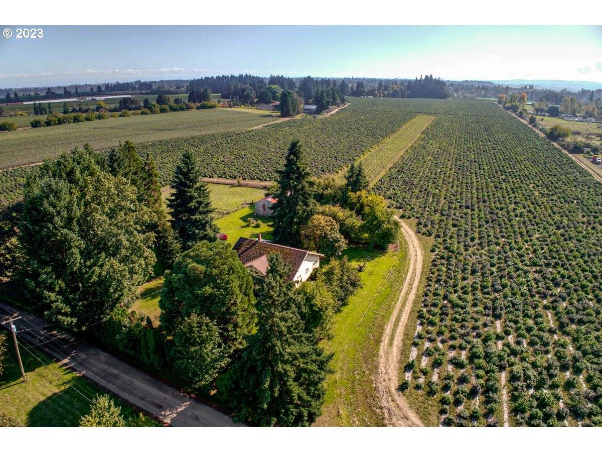 13750 SE LOCKS LOOP RD, Dayton, OR 97114