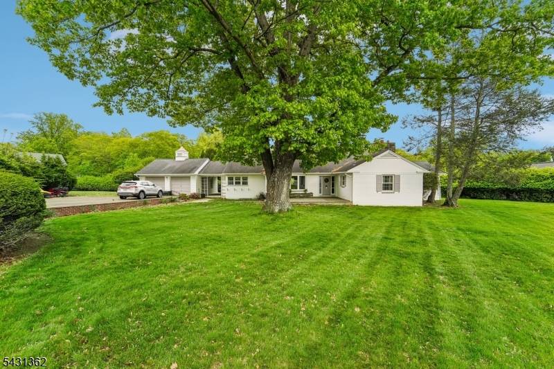 6 Saw Mill Rd, North Haledon Boro, NJ 07508
