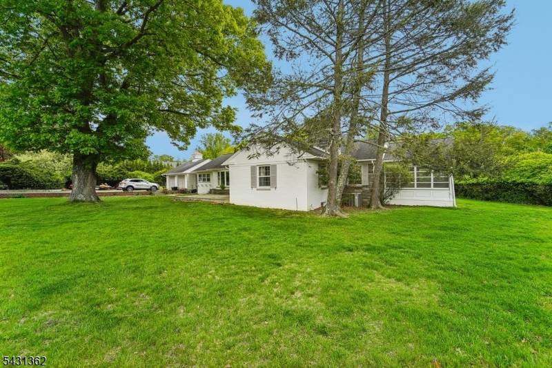 6 Saw Mill Rd, North Haledon Boro, NJ 07508