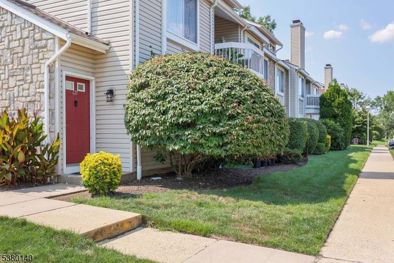 90 Farnham Sq #290, Sayreville Boro, NJ 08859
