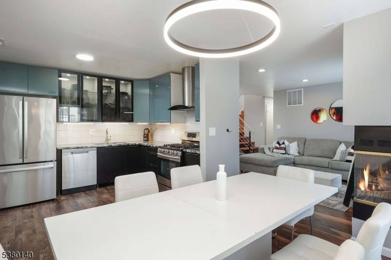 90 Farnham Sq #290, Sayreville Boro, NJ 08859