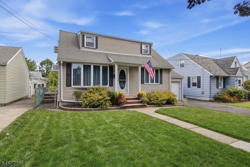 78 Stanley St, Clifton City, NJ 07013