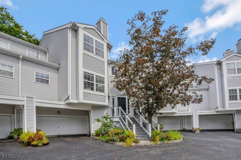 1308 Grandview Ct, Hanover Twp., NJ 07981